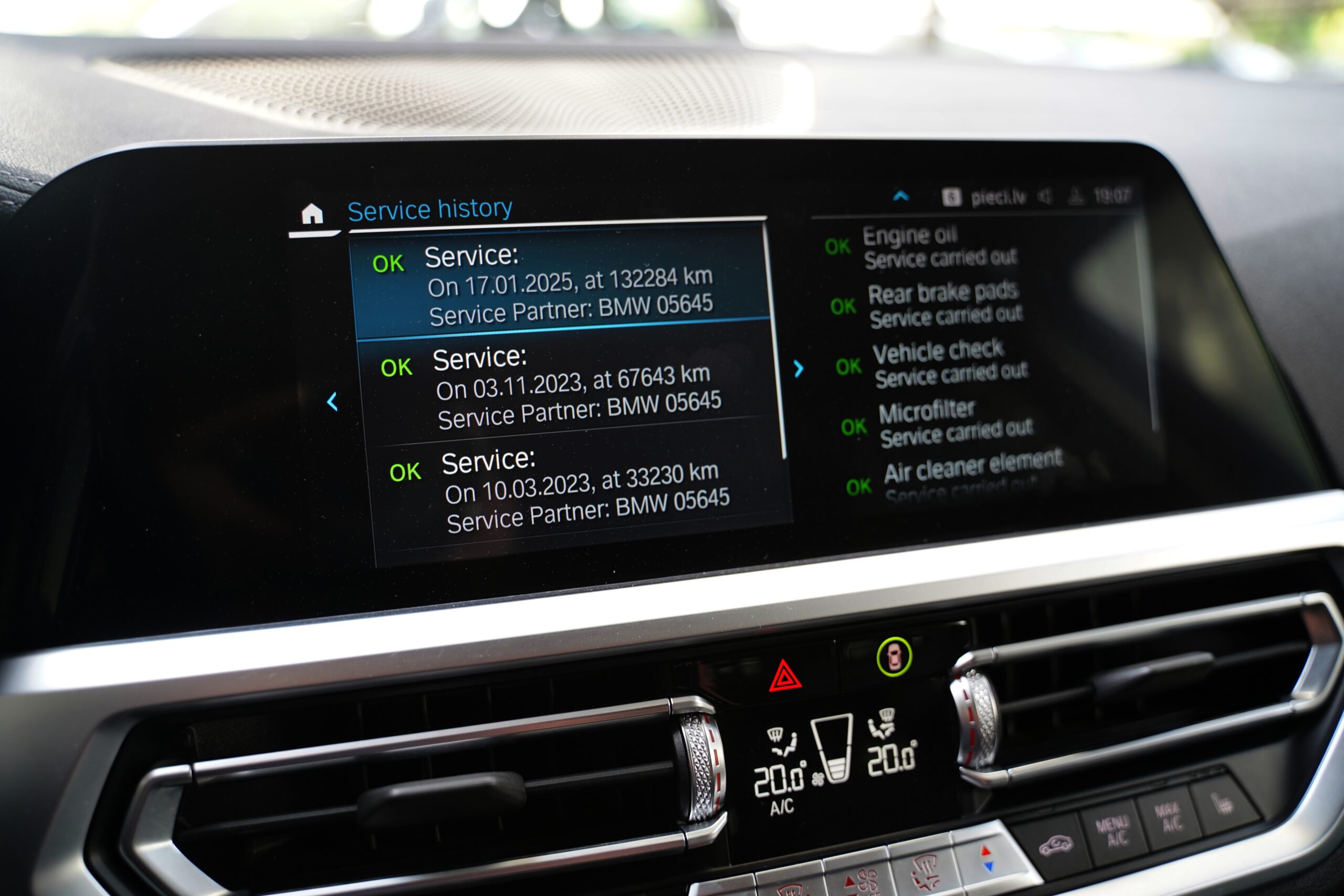 BMW 330e Touring Plug-in Hybrid full
