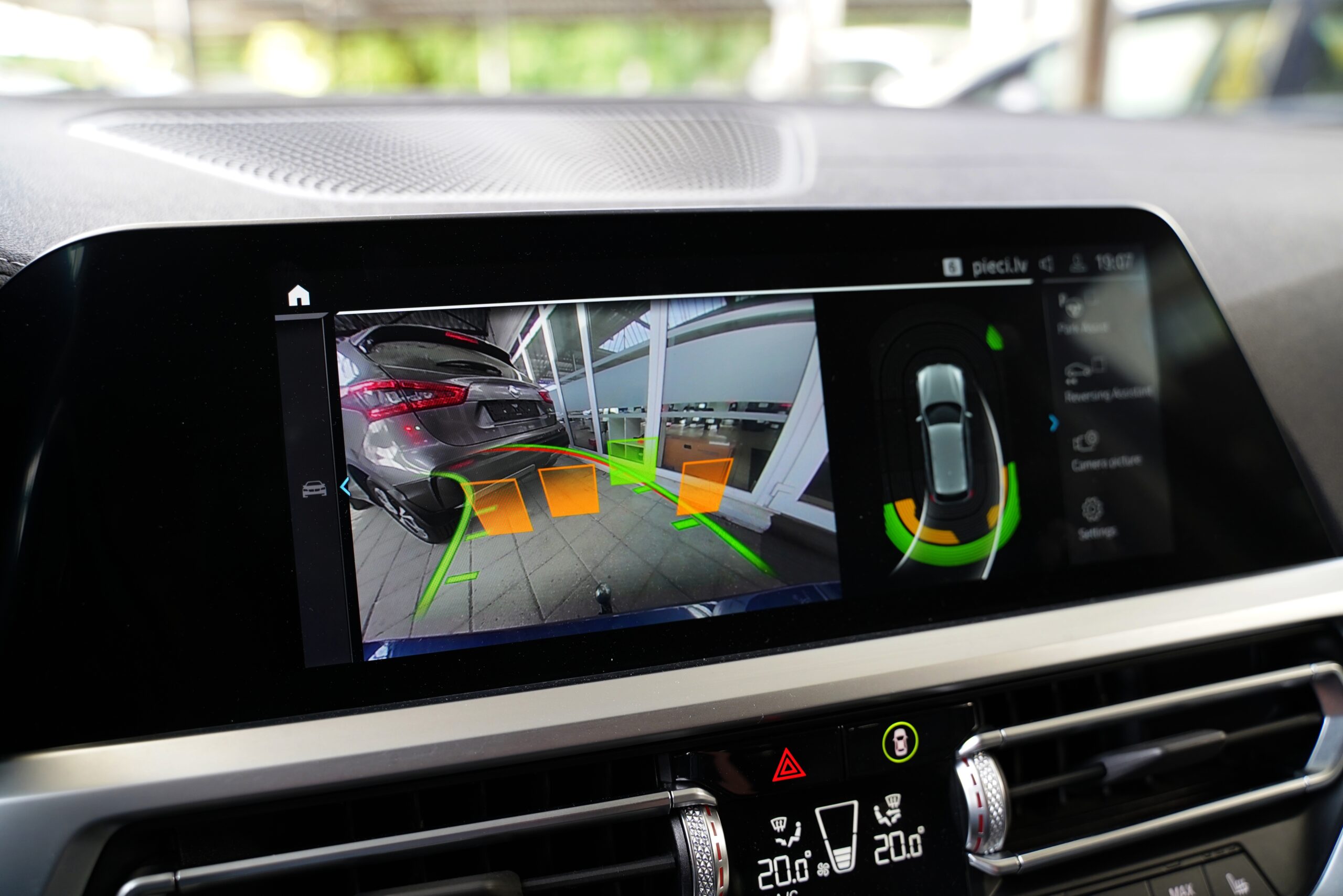 BMW 330e Touring Plug-in Hybrid full