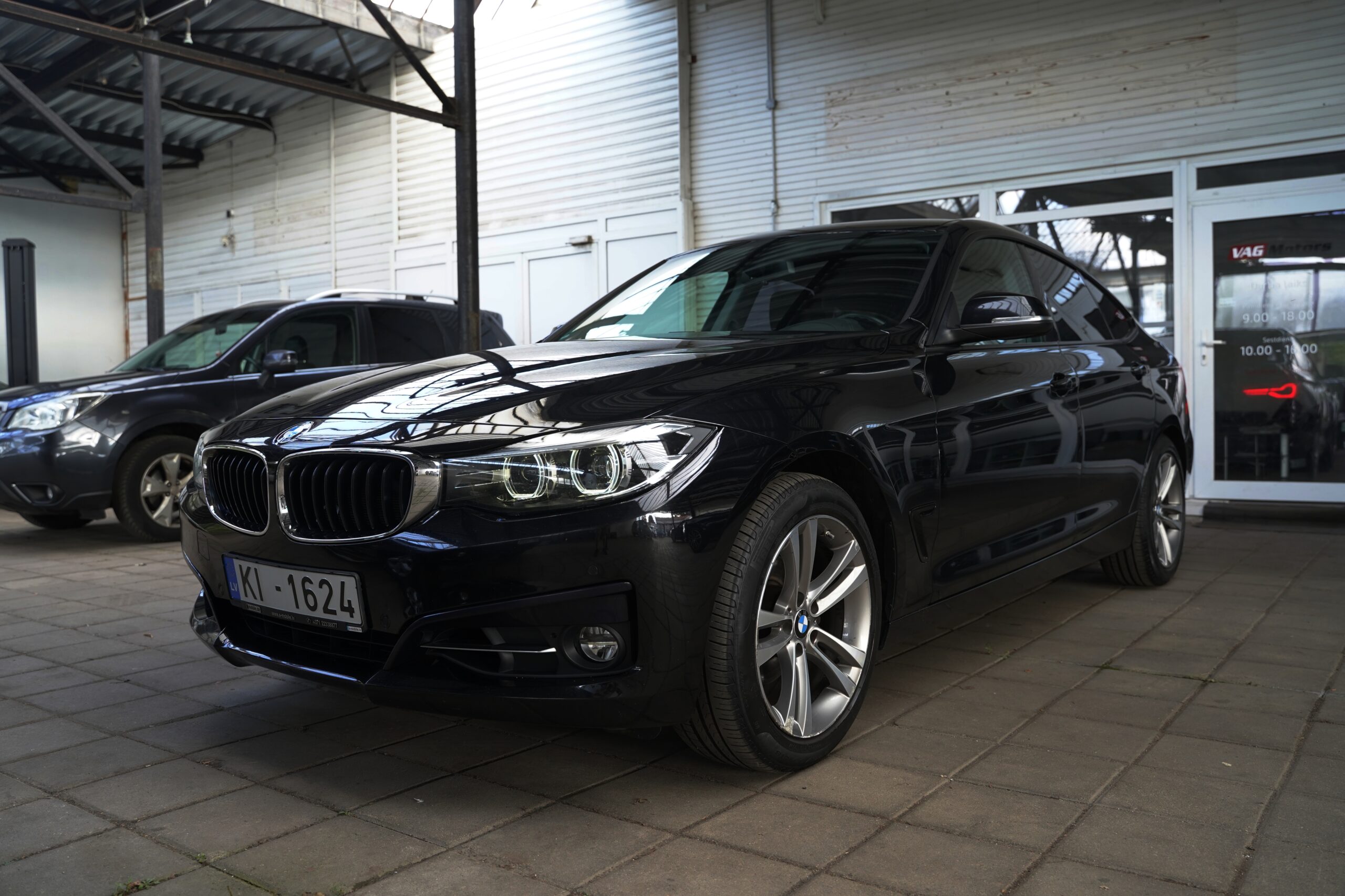 BMW 320i GT full