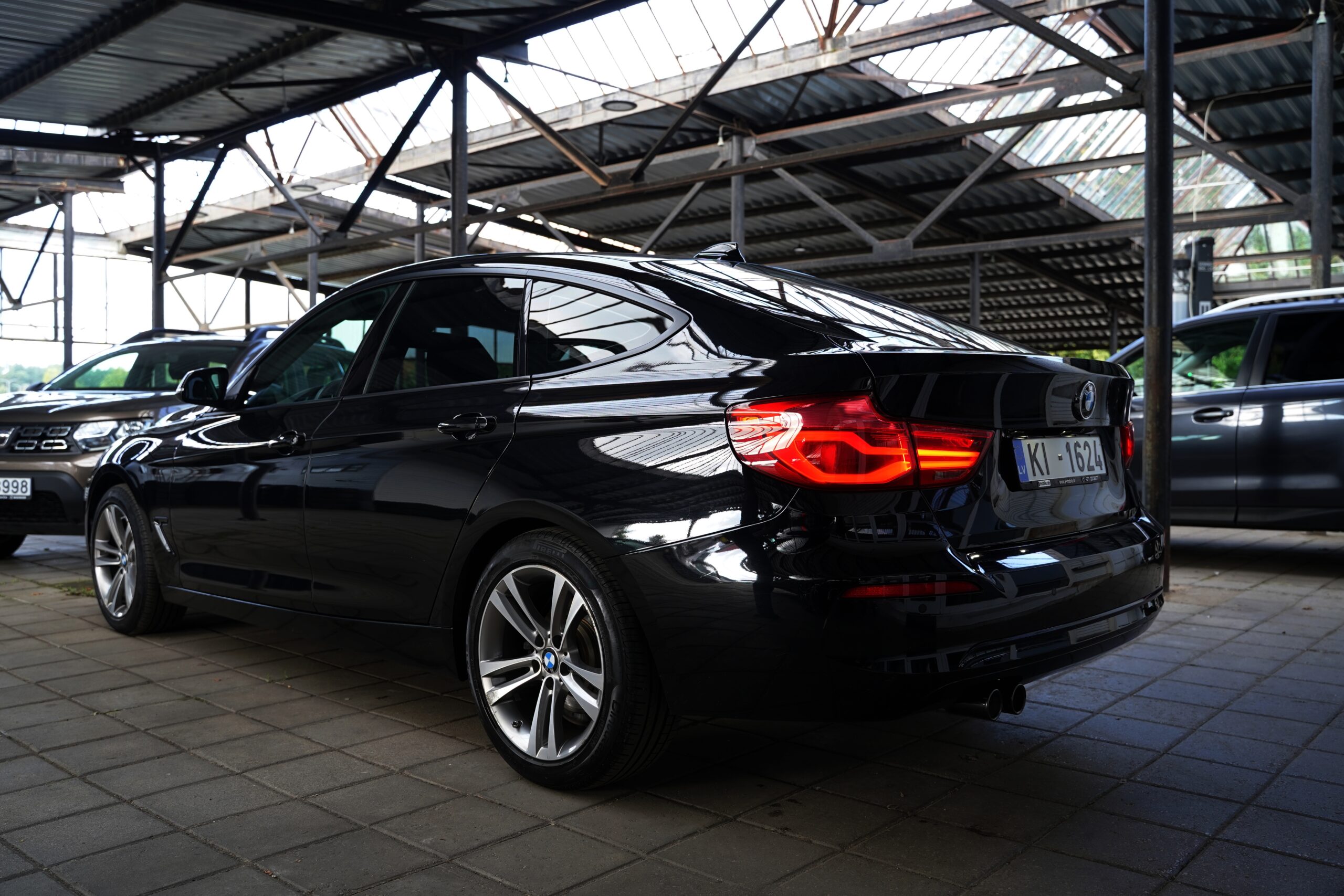 BMW 320i GT full