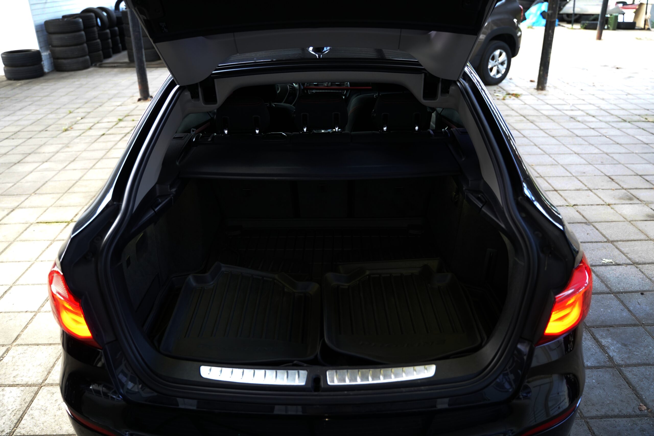 BMW 320i GT full