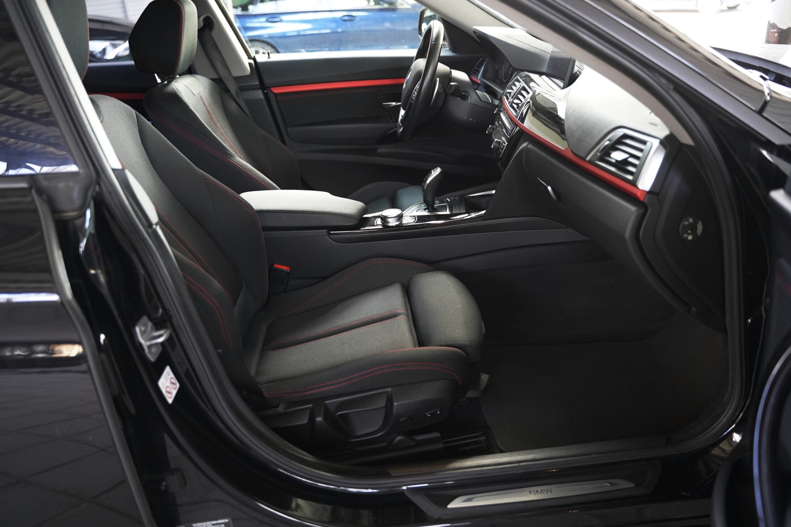BMW 320i GT full
