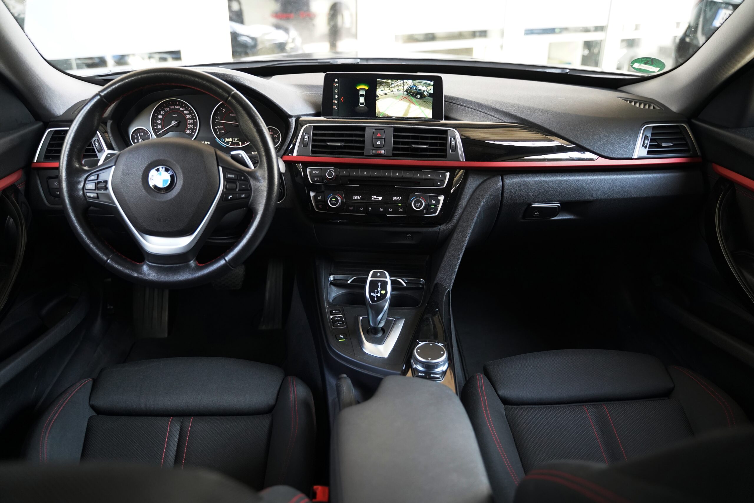 BMW 320i GT full