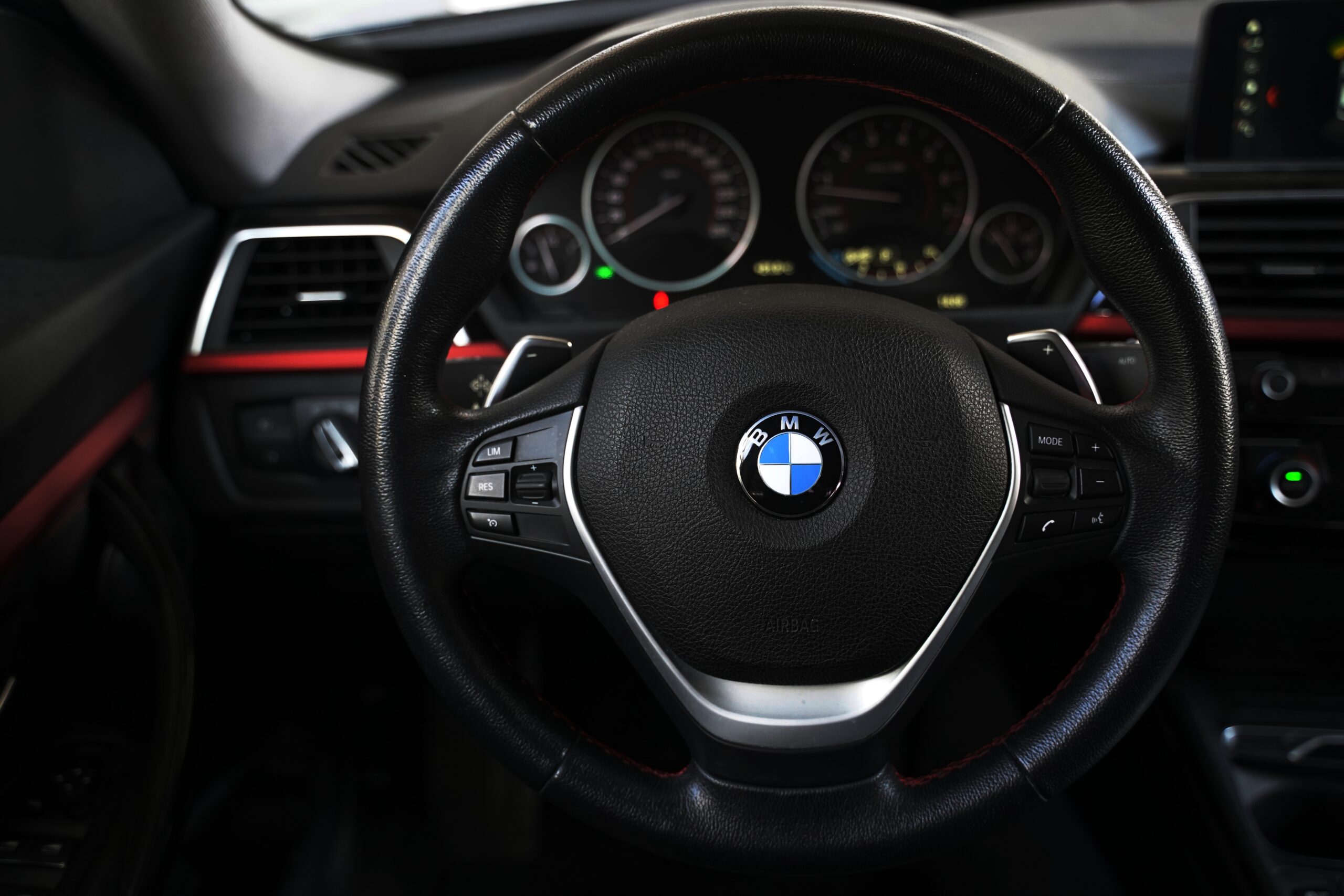 BMW 320i GT full