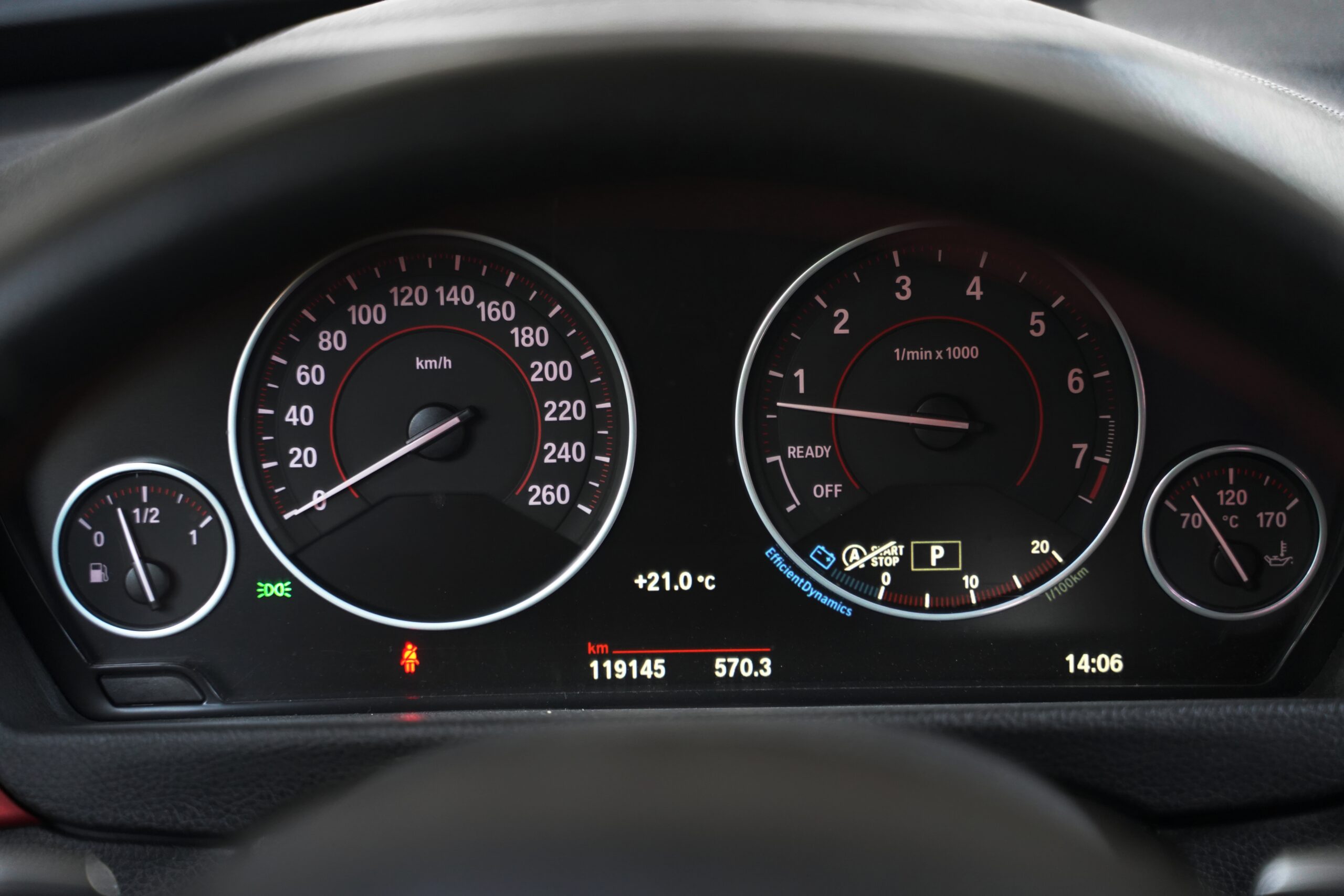 BMW 320i GT full