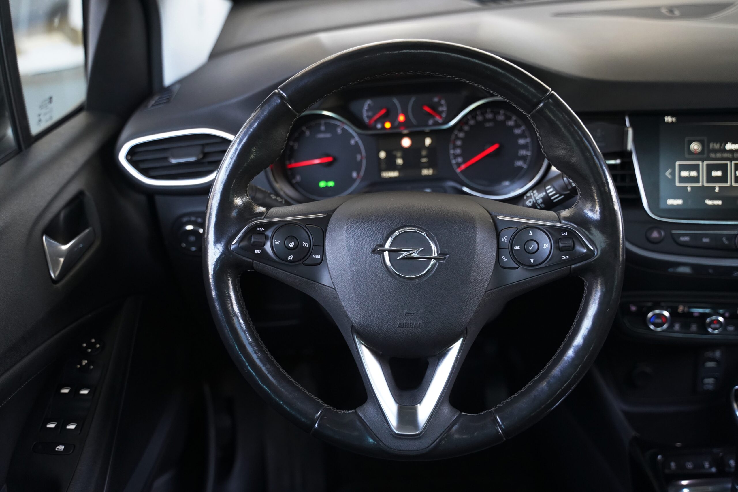 Opel Crossland 1.2 Turbo full