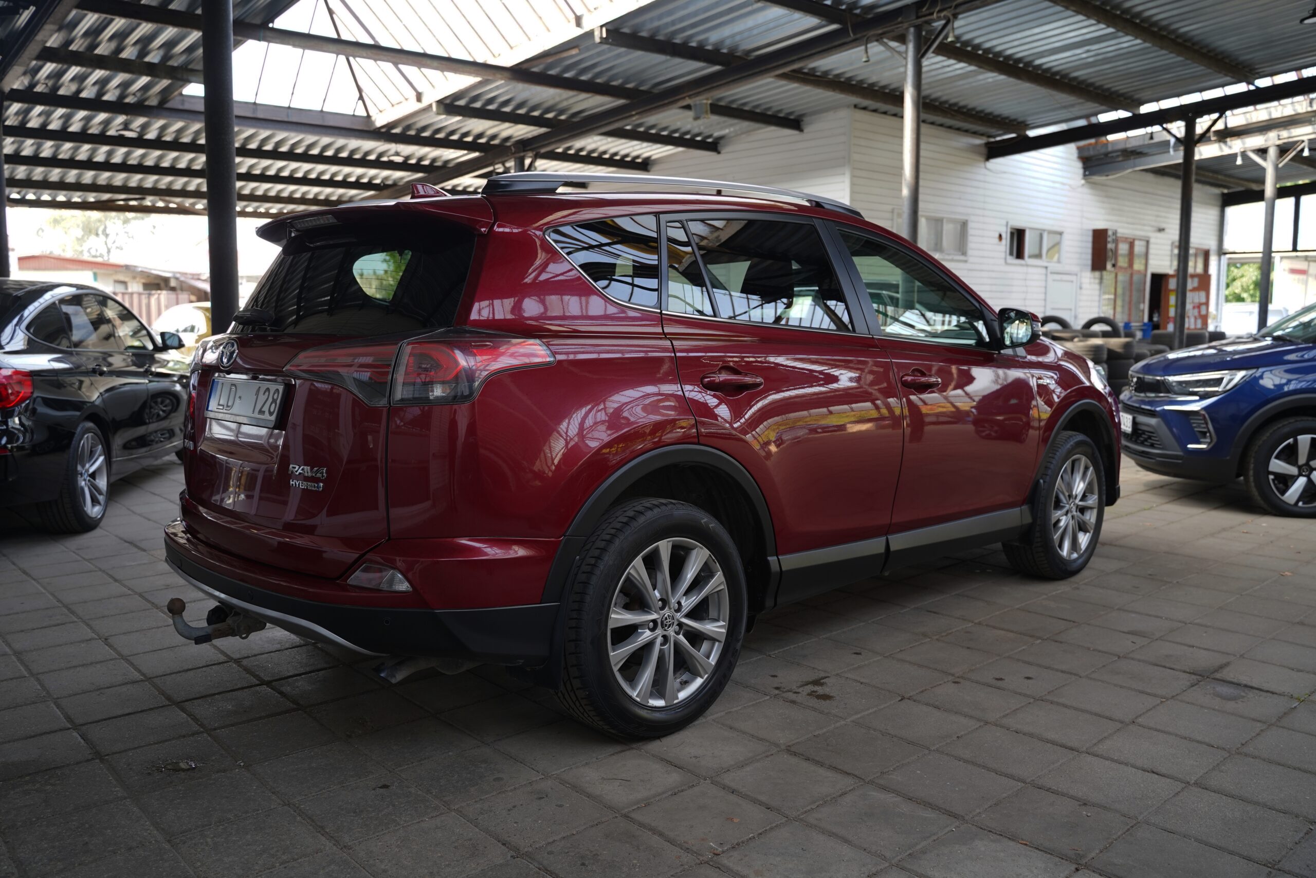 Toyota Rav4 2.5i Hybrid full
