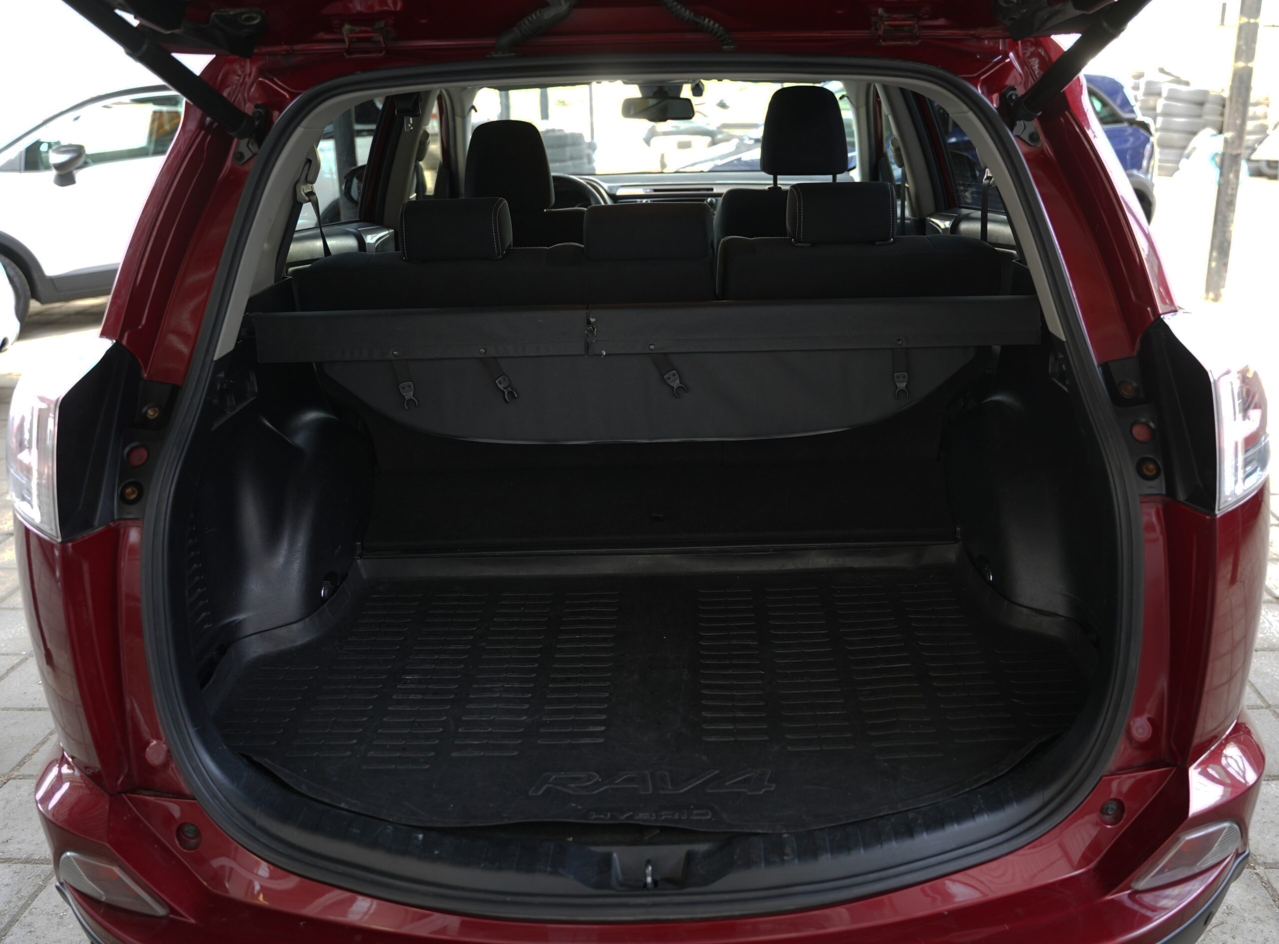 Toyota Rav4 2.5i Hybrid full