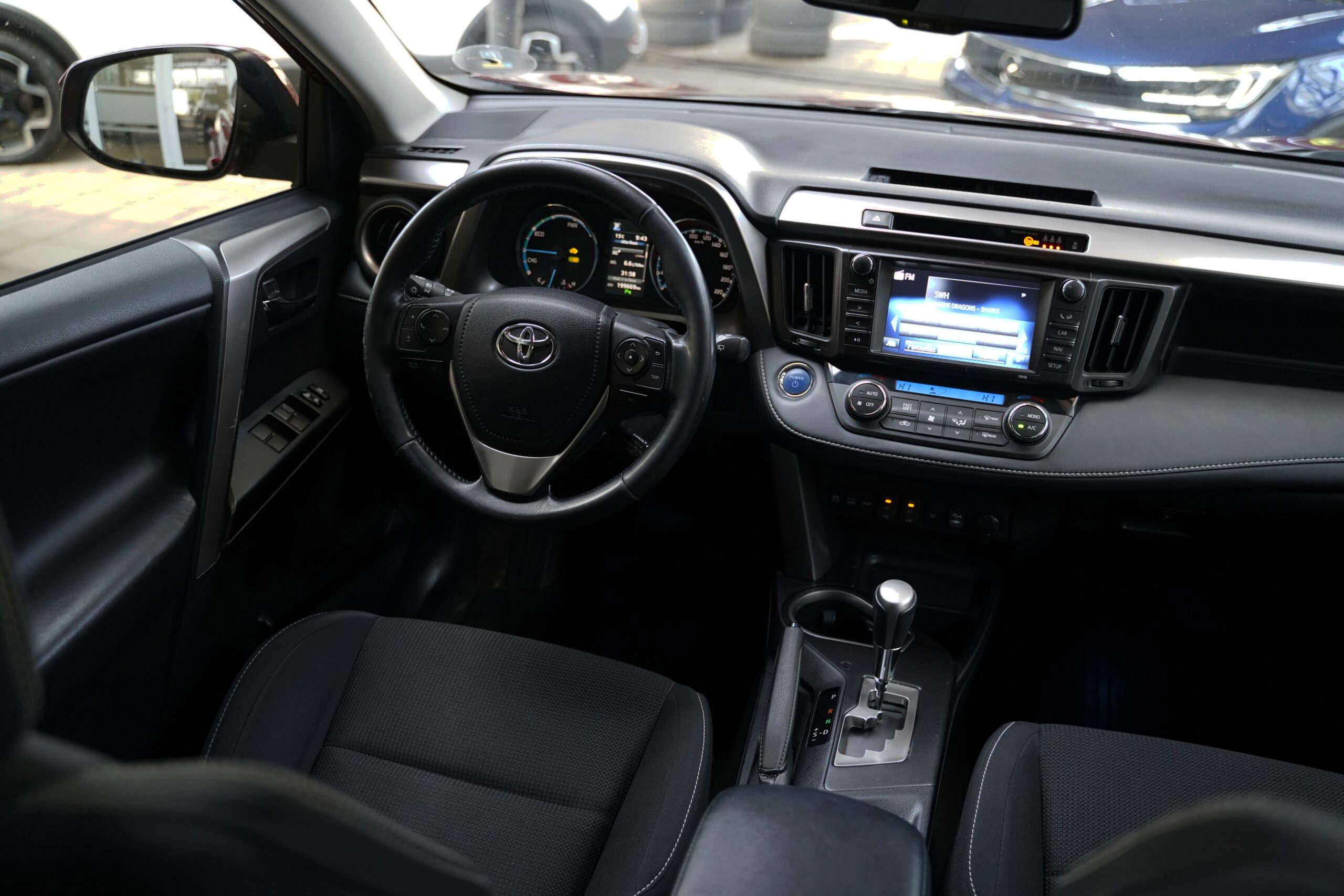 Toyota Rav4 2.5i Hybrid full