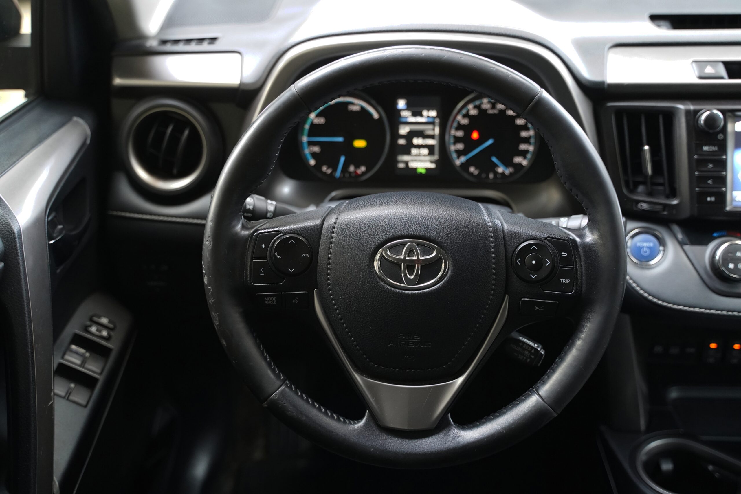 Toyota Rav4 2.5i Hybrid full