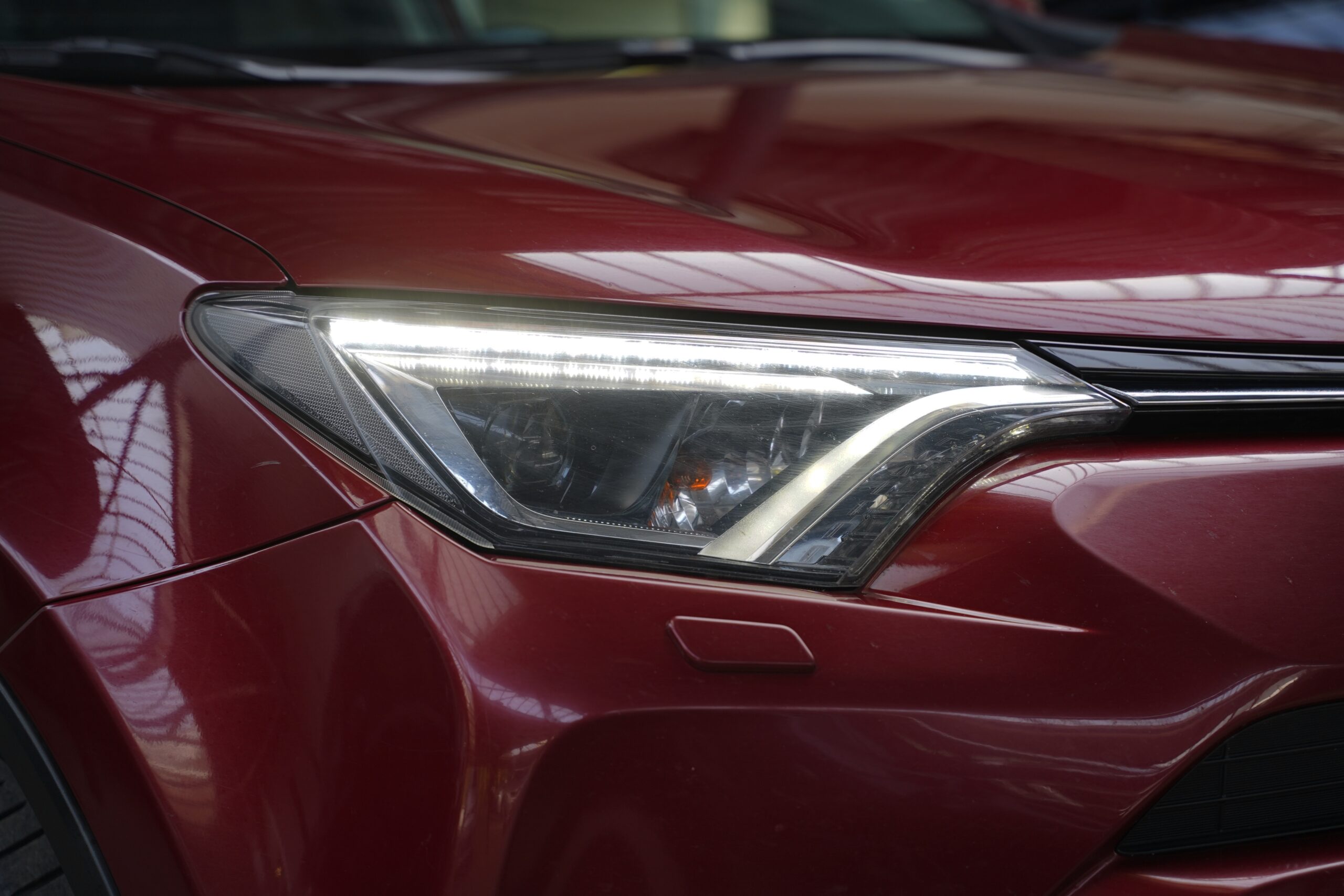 Toyota Rav4 2.5i Hybrid full