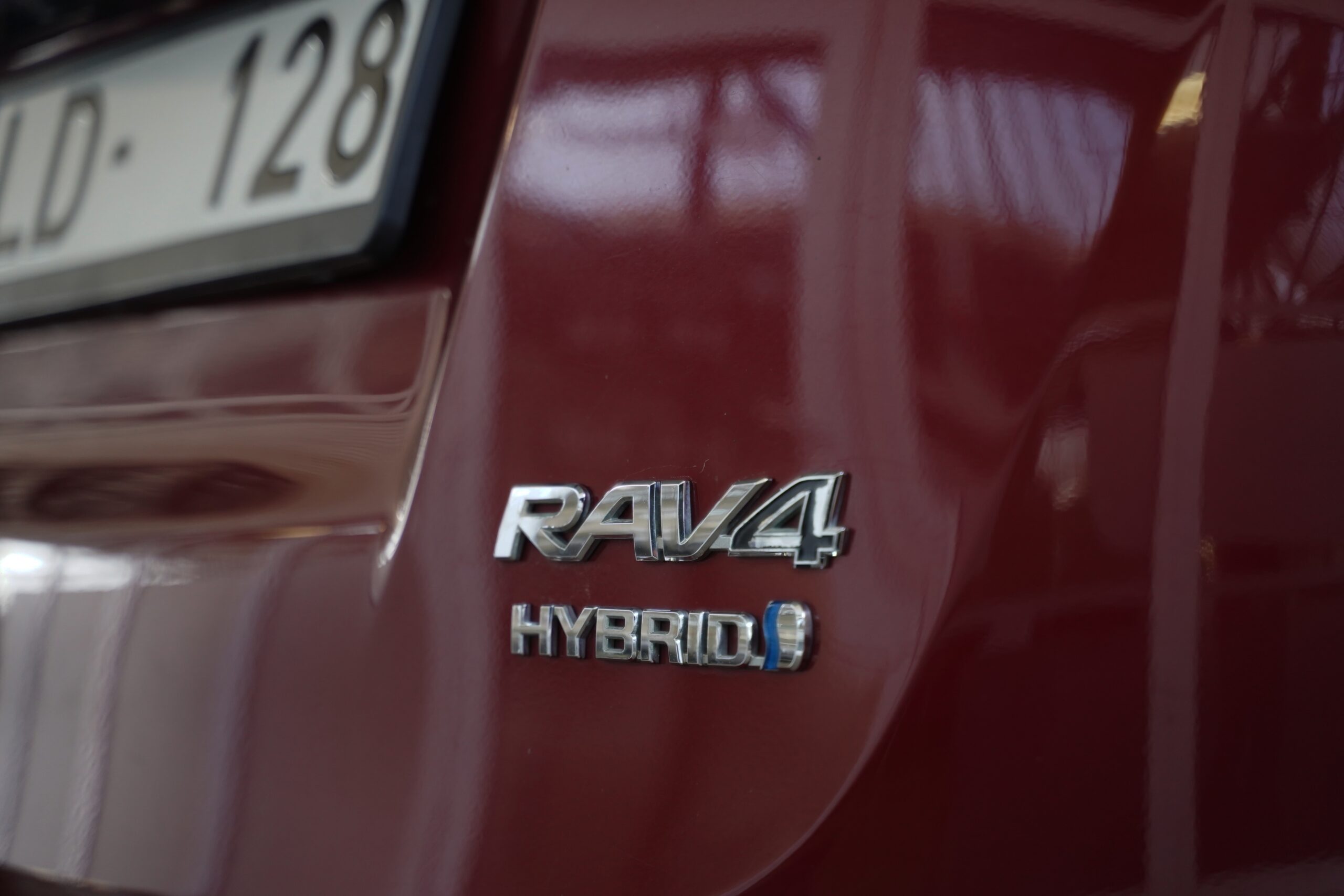 Toyota Rav4 2.5i Hybrid full