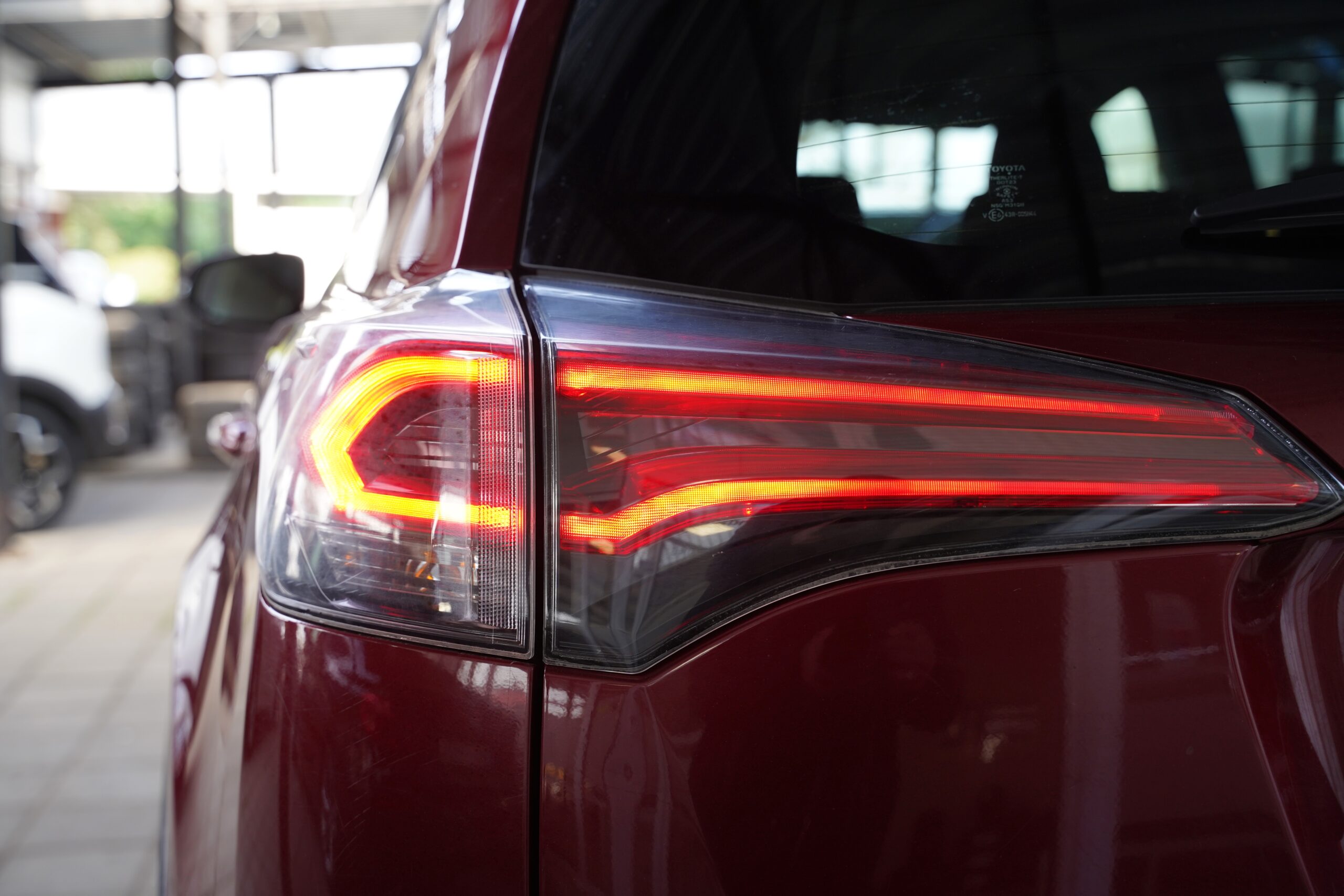 Toyota Rav4 2.5i Hybrid full
