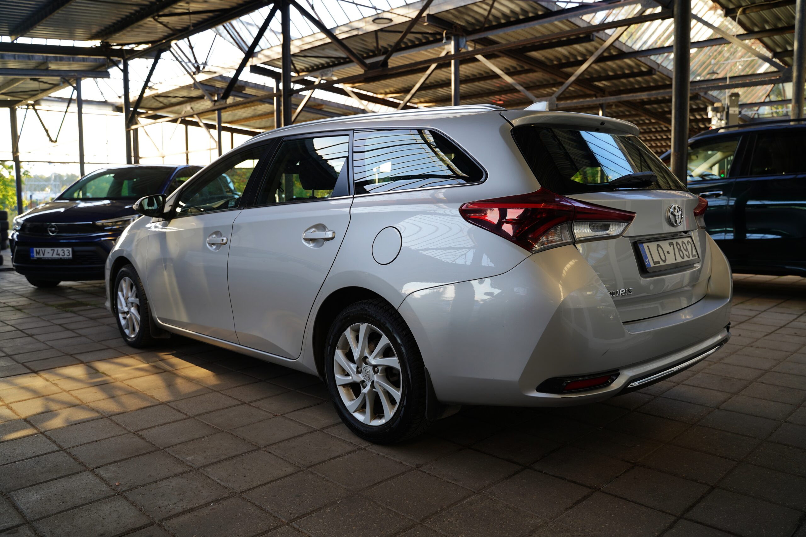 Toyota Auris Touring full