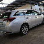 Toyota Auris Touring full