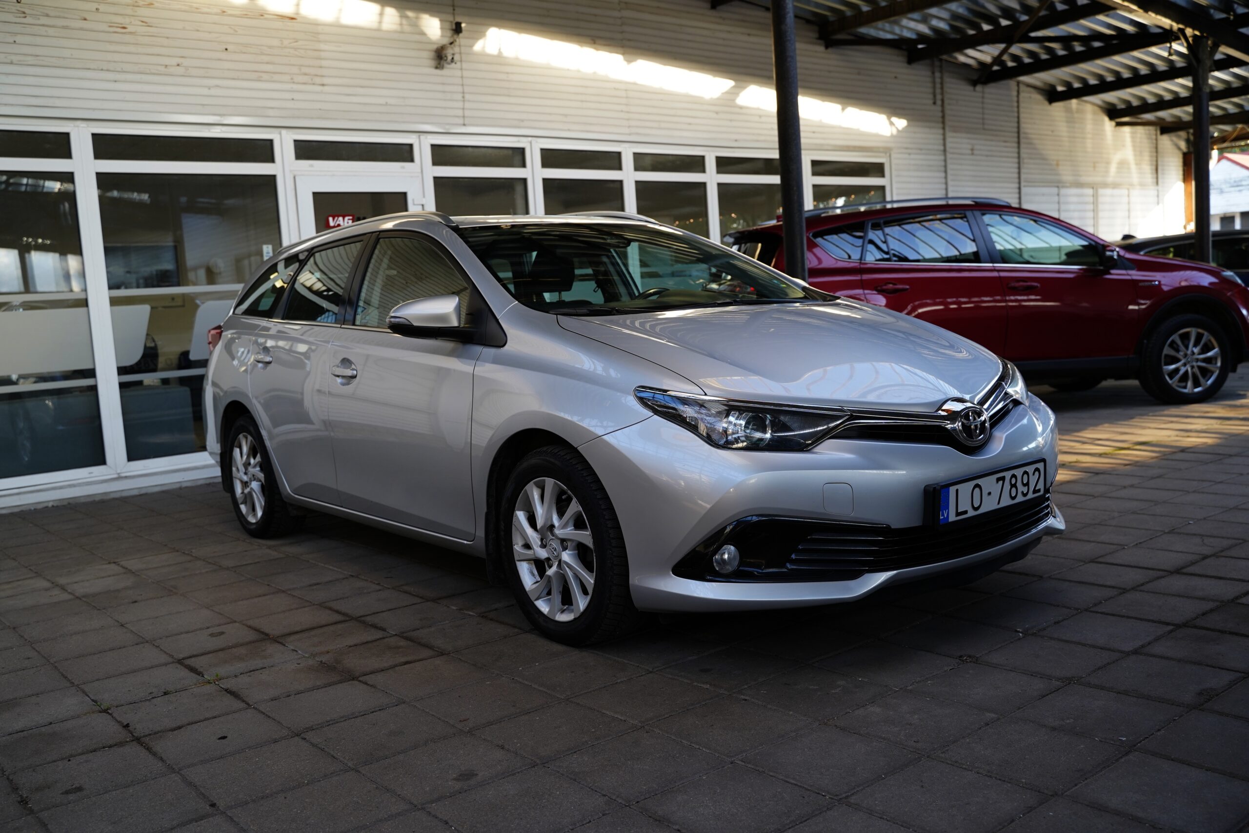 Toyota Auris Touring full