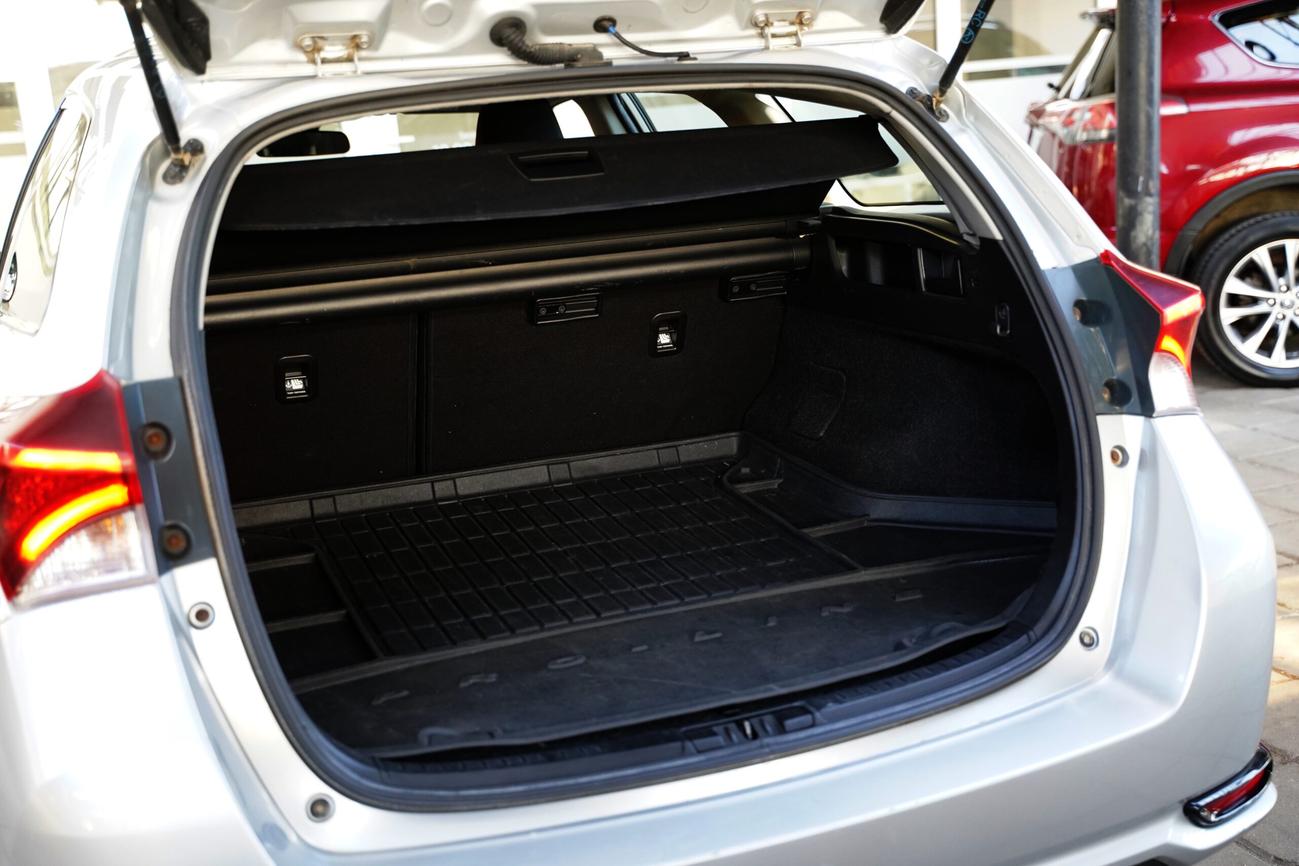 Toyota Auris Touring full