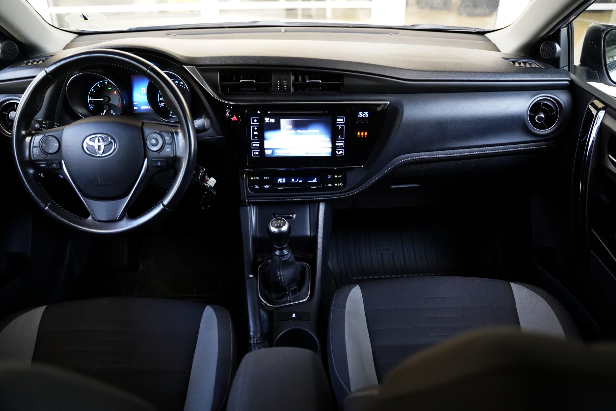 Toyota Auris Touring full
