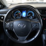 Toyota Auris Touring full
