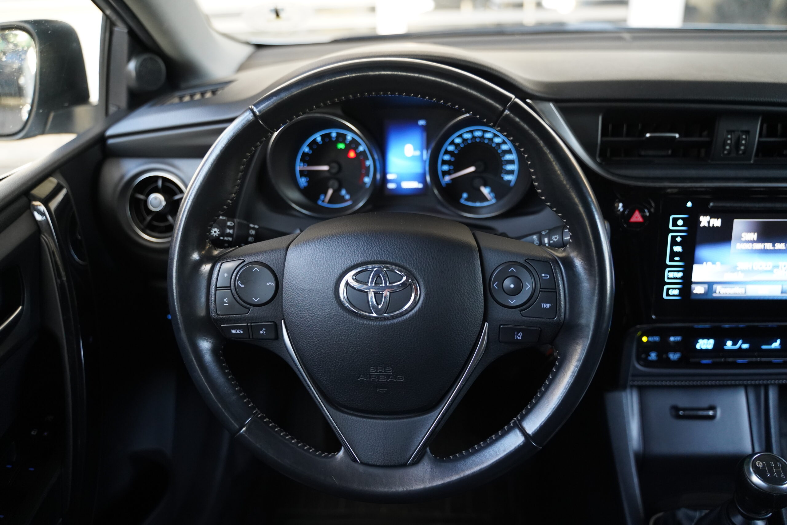 Toyota Auris Touring full