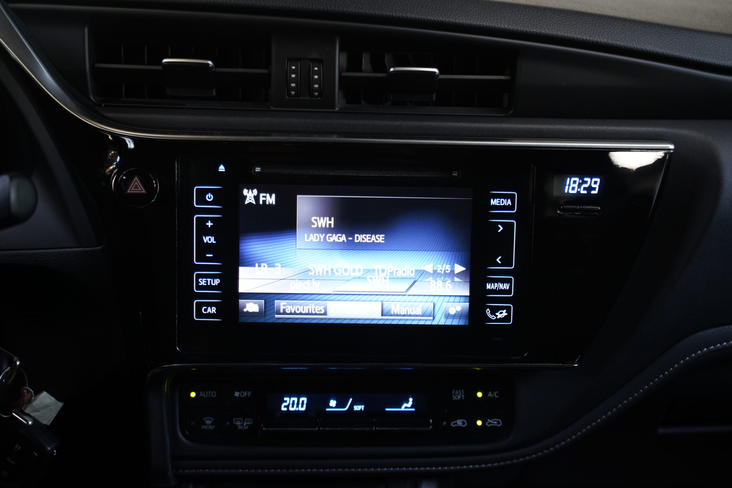 Toyota Auris Touring full