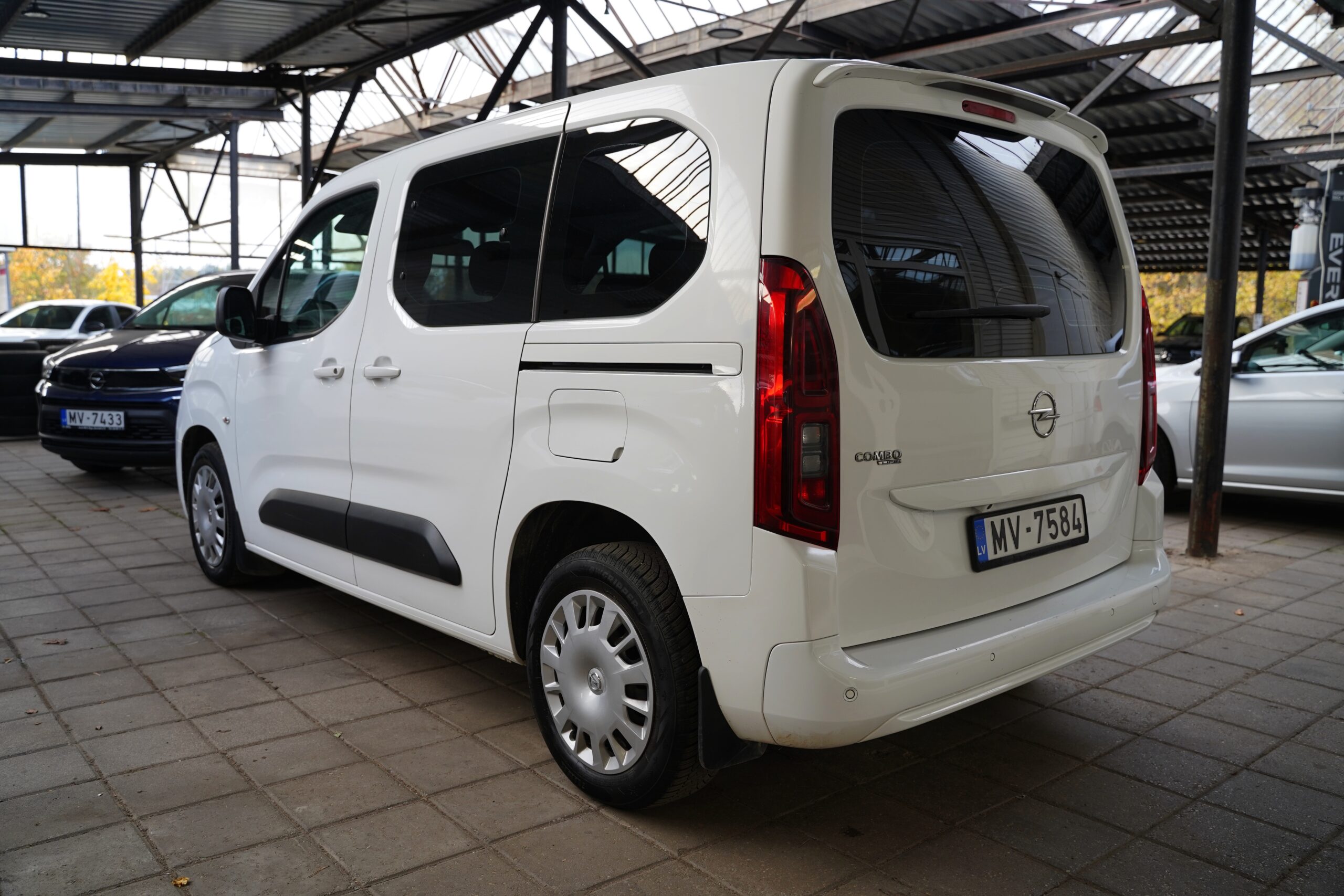 Opel Combo Life full