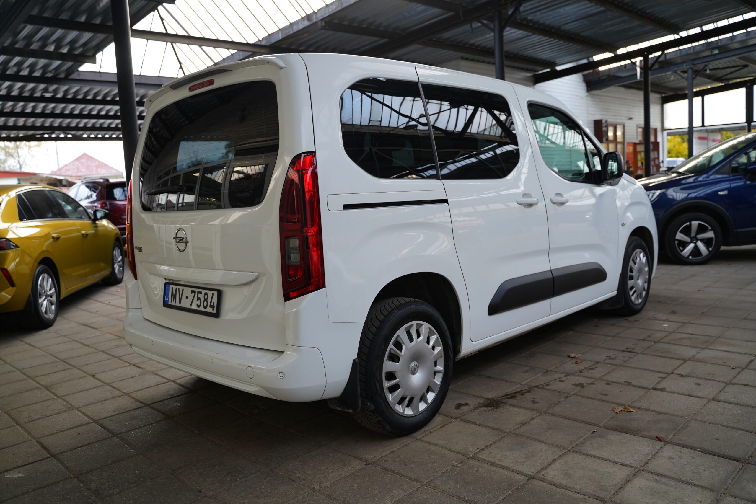 Opel Combo Life full