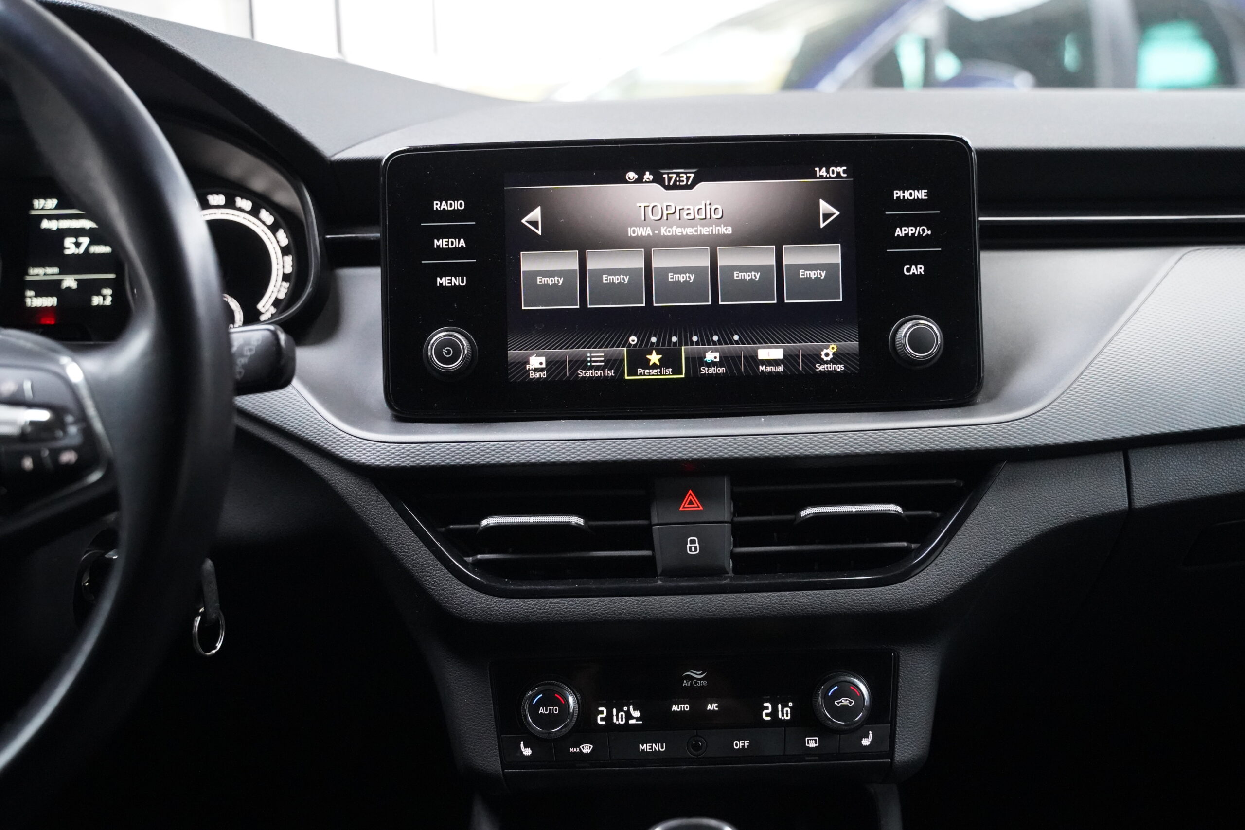Škoda Scala Ambition Plus full