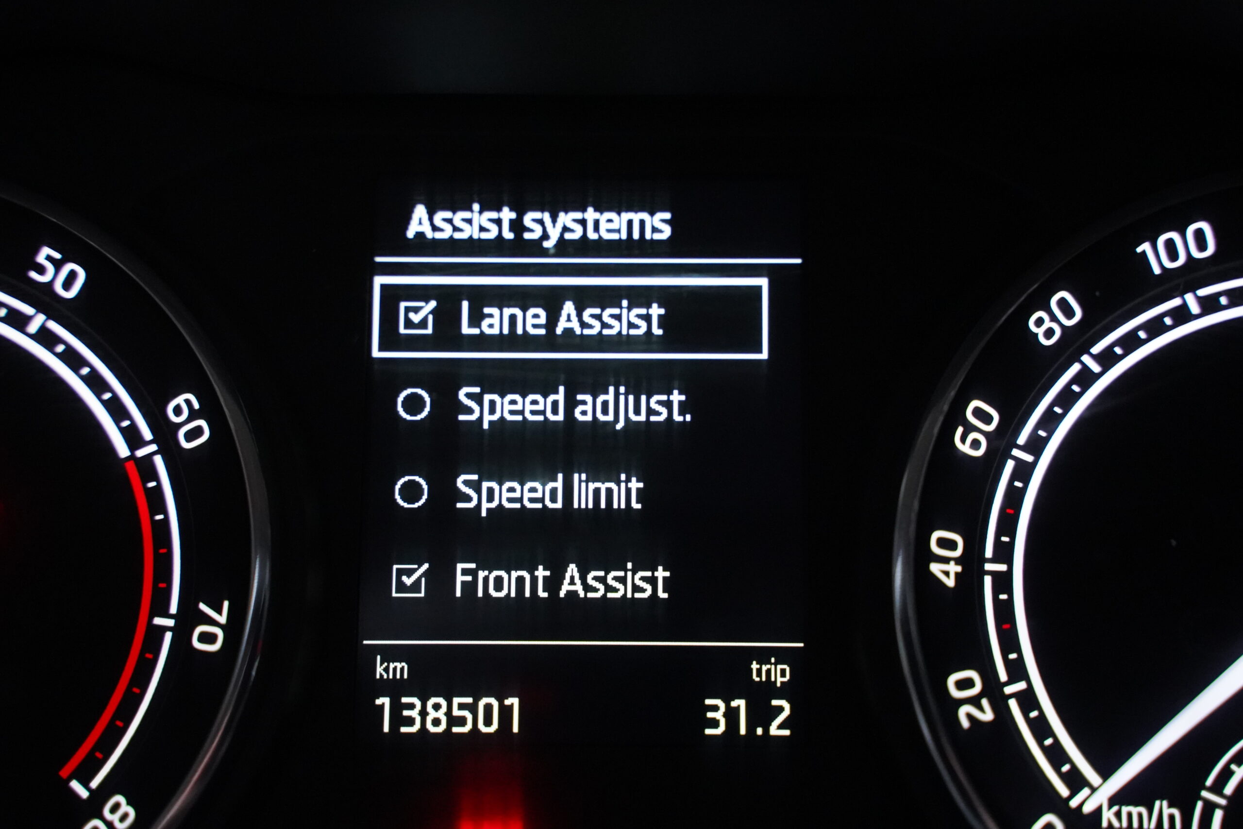 Škoda Scala Ambition Plus full